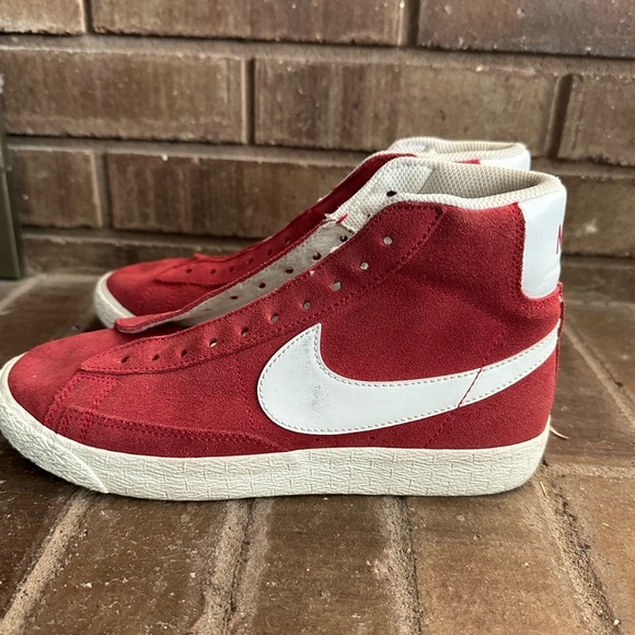 Red Suede Nike Blazers 5.5Y - Picture 3 of 6